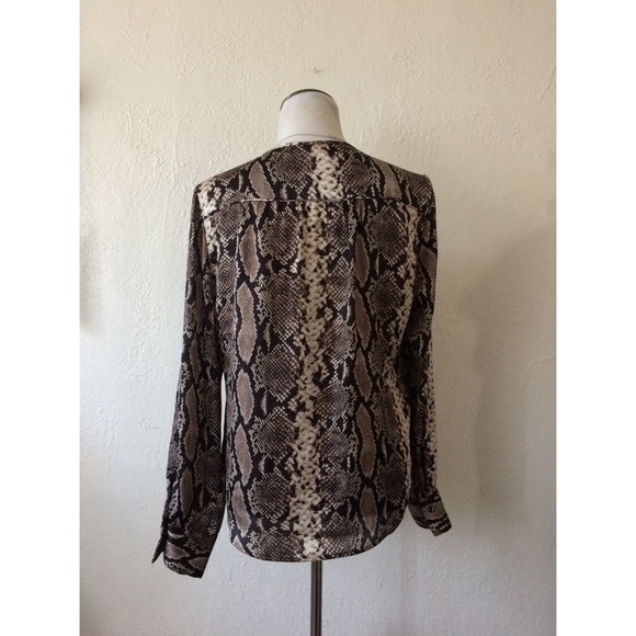 JONES NEW YORK snake print button down blouse - Picture 5 of 5